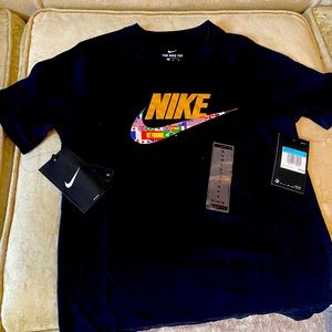 Nike t-shirt. Youth unisex medium. Brand new!